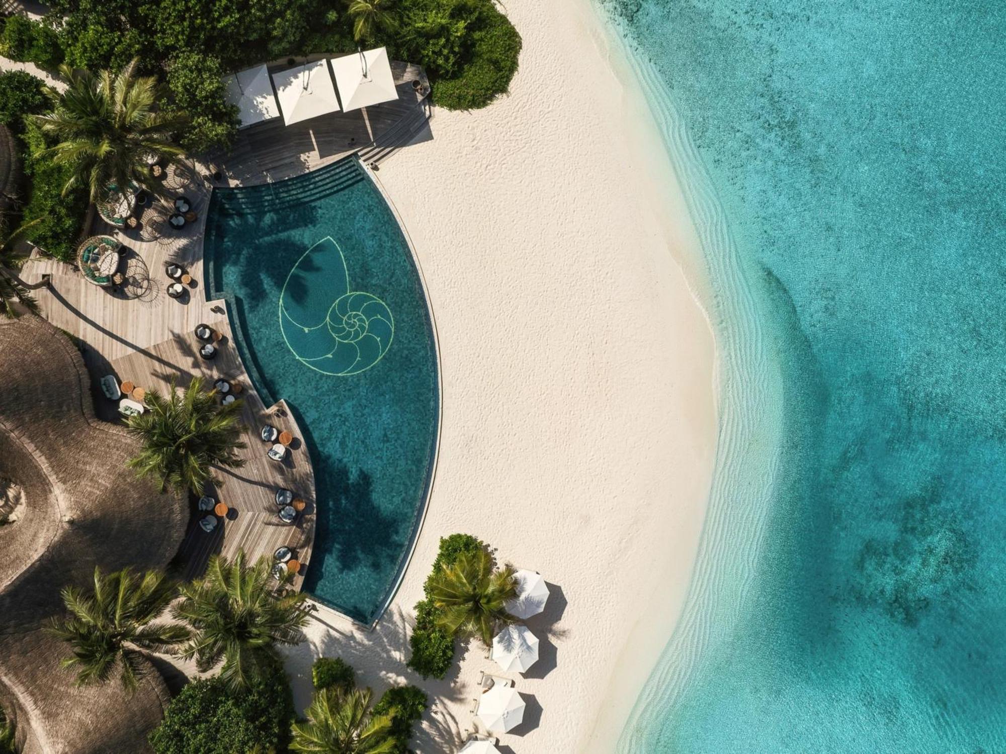 Hotel The Nautilus Maldives Kamadhoo Esterno foto
