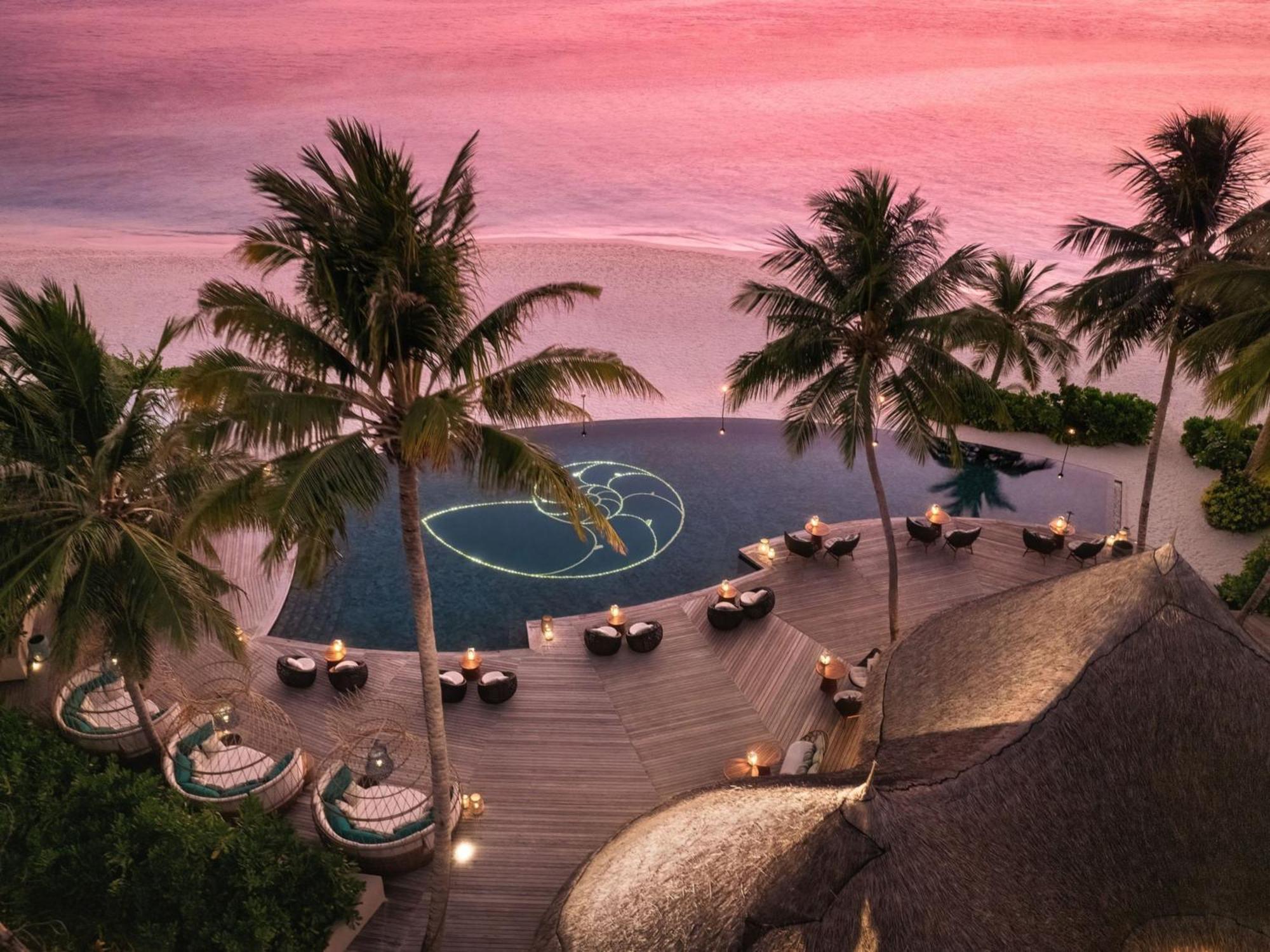 Hotel The Nautilus Maldives Kamadhoo Esterno foto