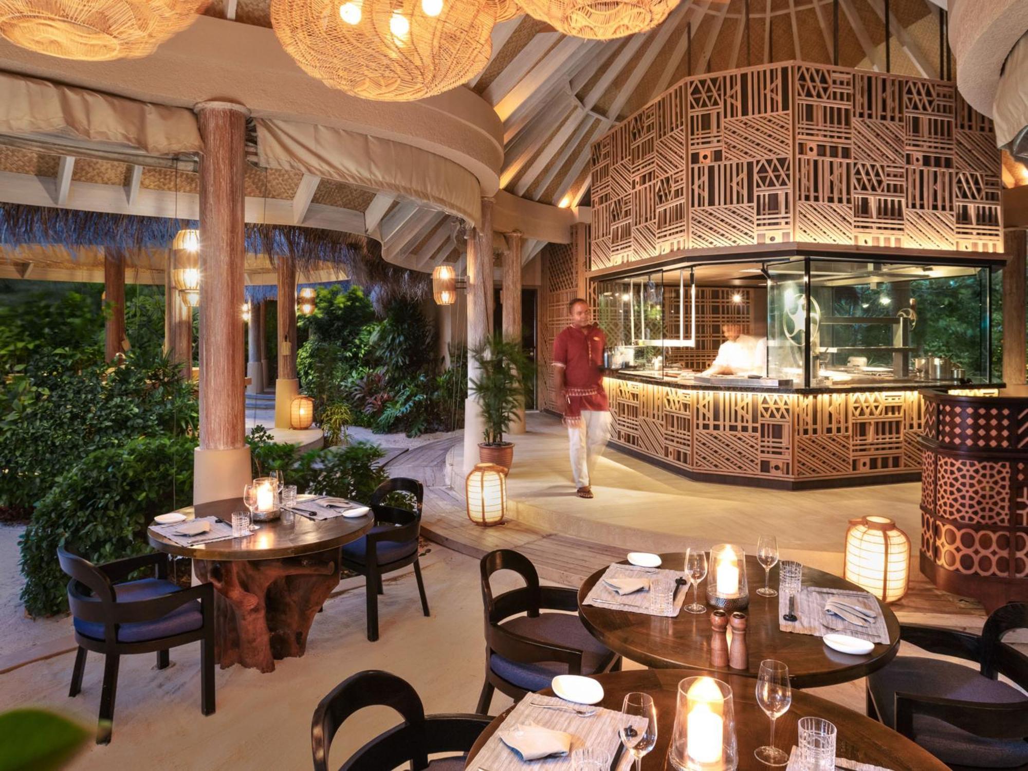 Hotel The Nautilus Maldives Kamadhoo Esterno foto