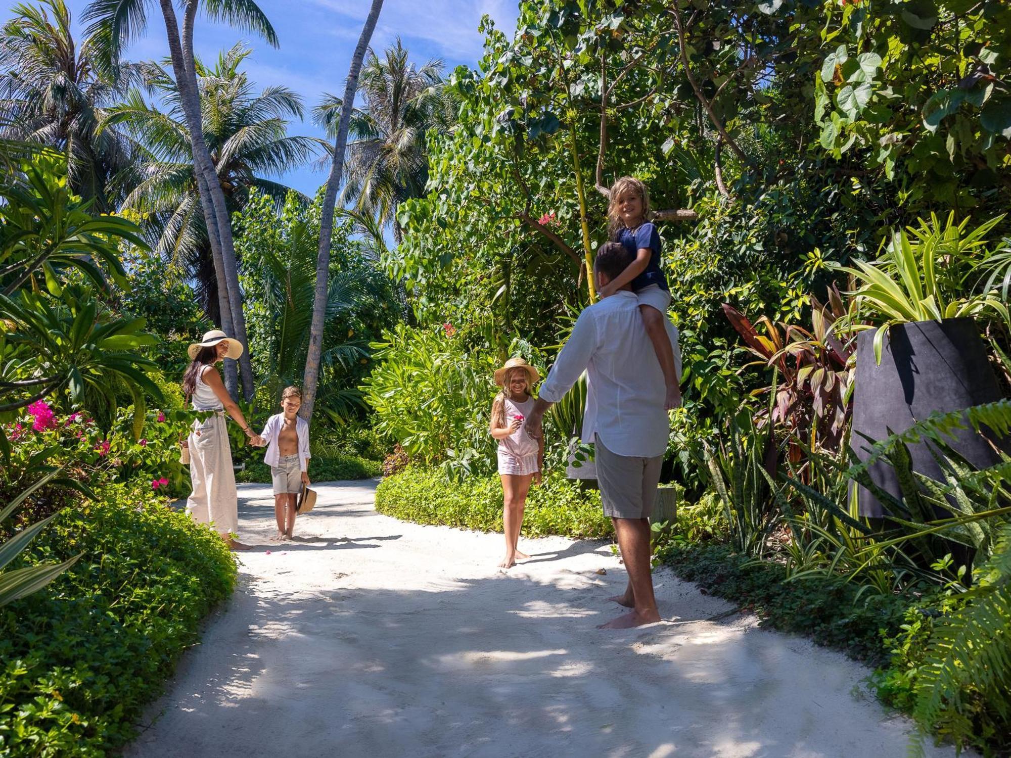 Hotel The Nautilus Maldives Kamadhoo Esterno foto