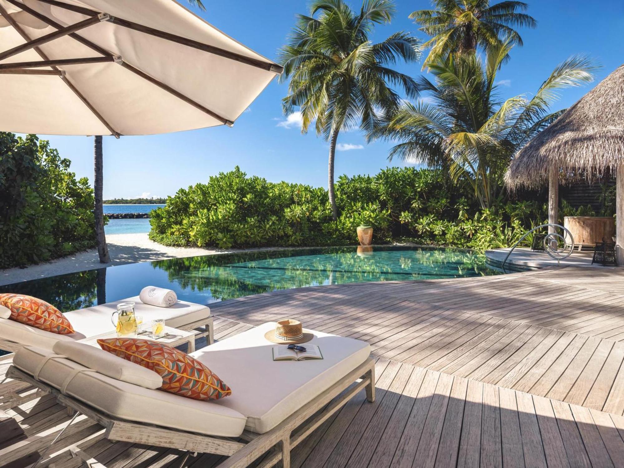 Hotel The Nautilus Maldives Kamadhoo Esterno foto