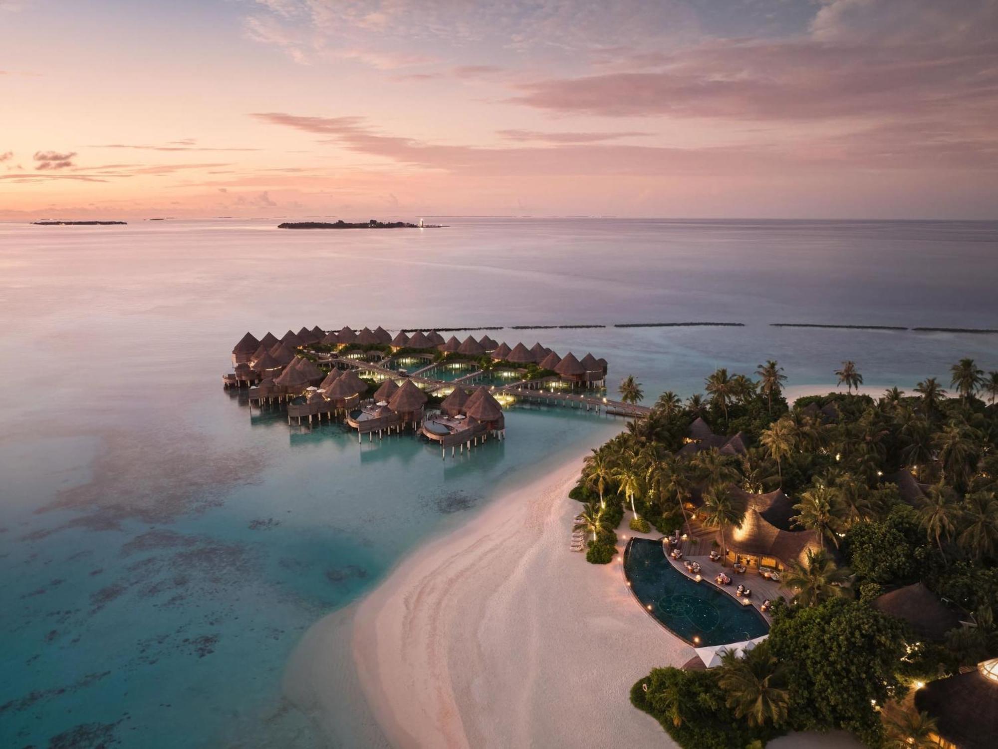 Hotel The Nautilus Maldives Kamadhoo Esterno foto